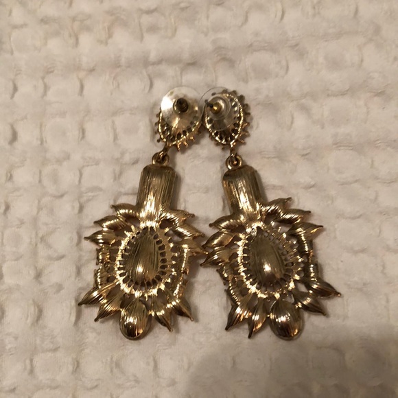 Francesca’s Collection chandelier earrings - Picture 2 of 3